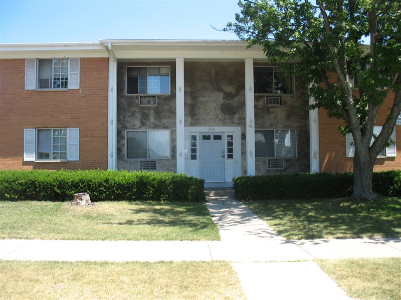 Grant Court Apartments