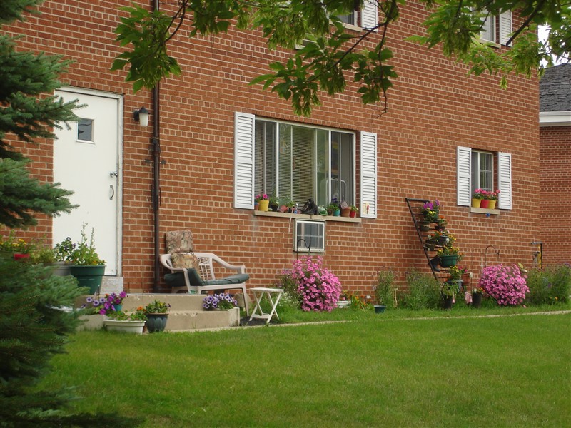 Grant Court Apartments