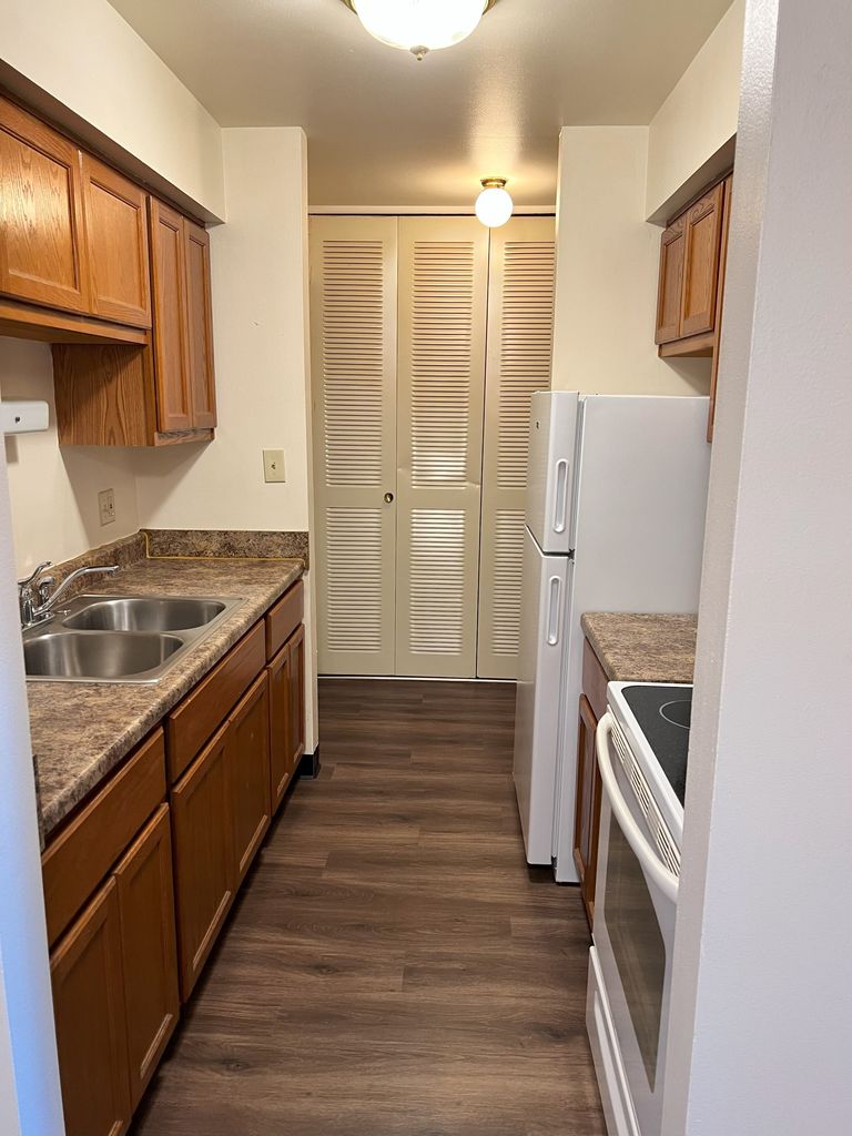 Mead Ave Apartments